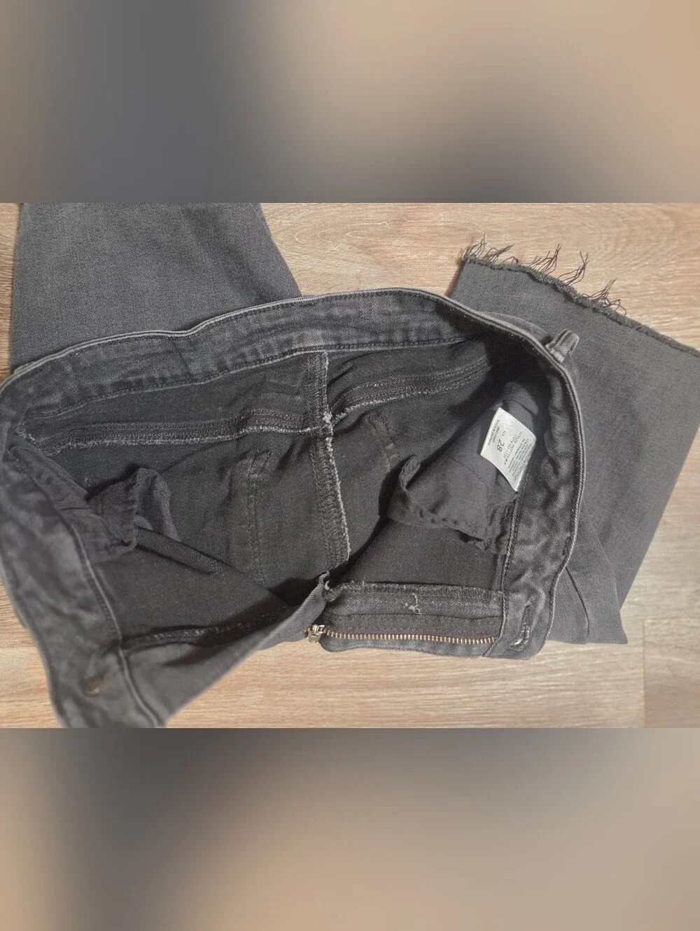 HIDDEN Jeans Black Distressed Bermuda Denim Shorts Jorts Size 28 Raw Hem